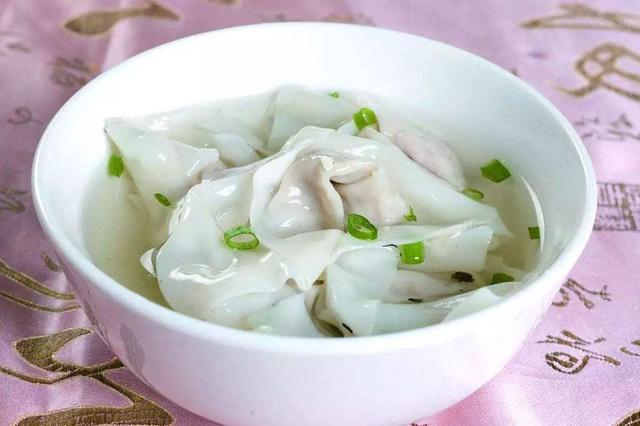 「馄饨」美国夫妻来中国，下决心点了两碗馄饨，结账时陷入迷茫：没算错？