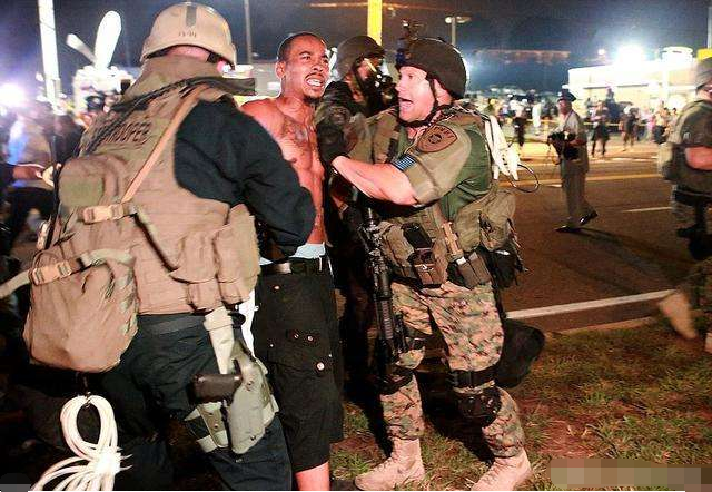 『美国』联合国正式介入！大批武装部队出动，向美国发出最强“警告”！