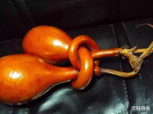 葫芦：\这些文玩丑的出奇，但是价格高的离谱！太有特点了\