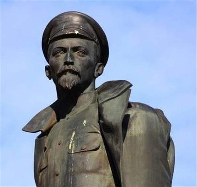 他是俄羅斯總統的偶像，蘇聯解體時他的雕像被推倒，普京：重塑-圖3