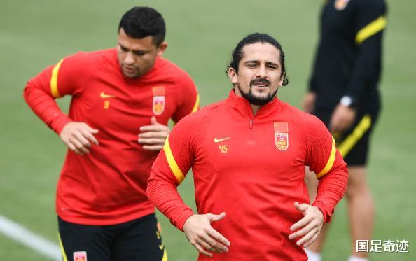 李铁@难怪土炮集体爆发！32岁国脚1句话点出其中关键，李铁当居首功