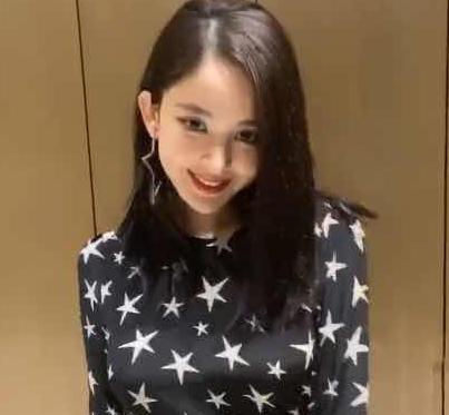 古力娜扎：古力娜扎的“斑点裙”火了，当她转身那一刻，网友：一般人不敢穿