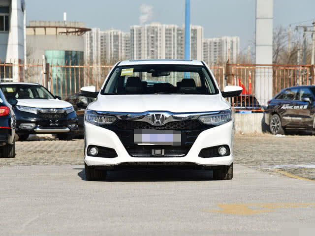 本田凌派▲\省油王\驾到,油耗4.1L,18个月卖出30多万台,7.38万