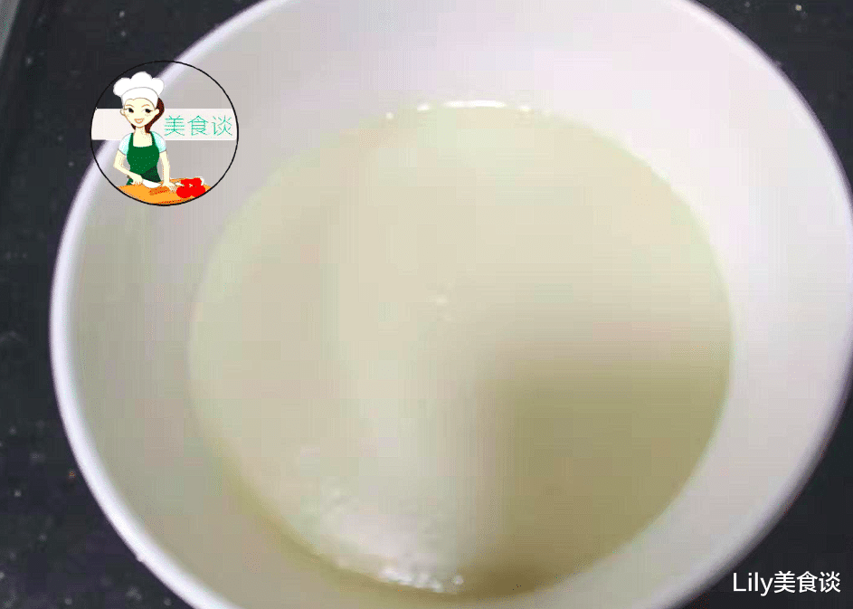 [玉米]糯米粉一定要试试这种做法，一蒸一卷，软嫩甜香，一口一块真解馋