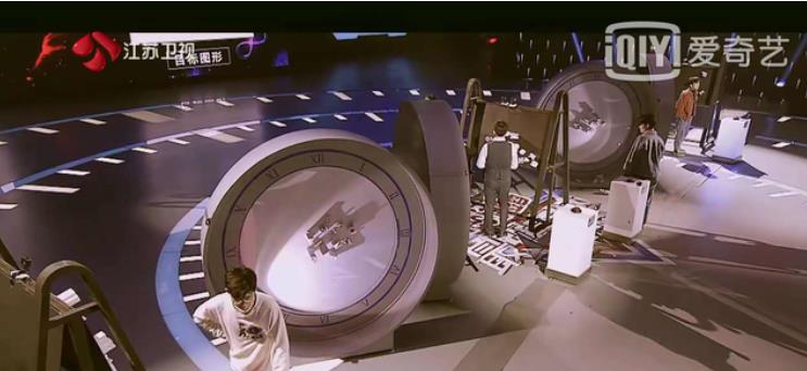 杨轶▲《最强大脑》中最不被看好的女选手,压线晋级,却比杨轶好