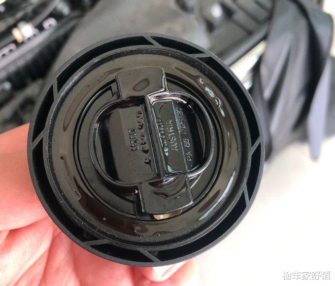 「宝马MINI」13万8买辆宝马Mini送女友，拆开仪表台触目惊心，这车谁敢要？