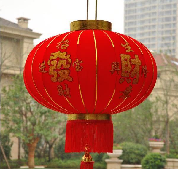 【生肖】未来半年有好运常伴身边,桃花旺盛、财运红紫,更上一层楼的生肖