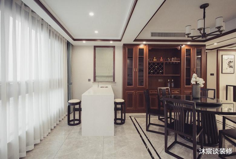 |三代同堂住新中式大平层,室内古朴温馨,沉稳大方,让人安逸舒适