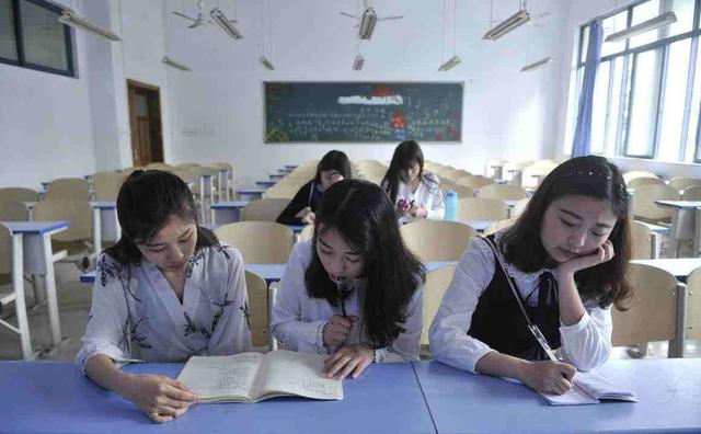 交易|大学里潜在的4个“黑暗交易”，尤其是第2种，单纯学生已被坑