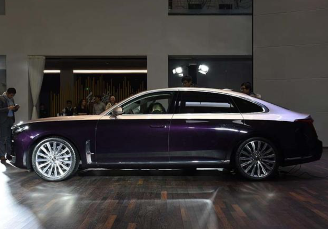 红旗|红旗H9预售价33万起，四座版要60万，网友：红旗飘了？