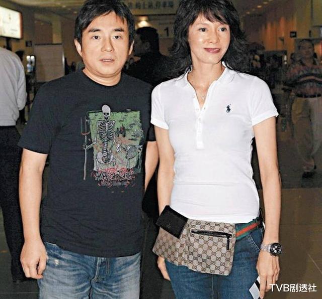 「吕方」恭喜！56岁香港男演员宣布小16岁太太怀孕，其是半亿身家富婆