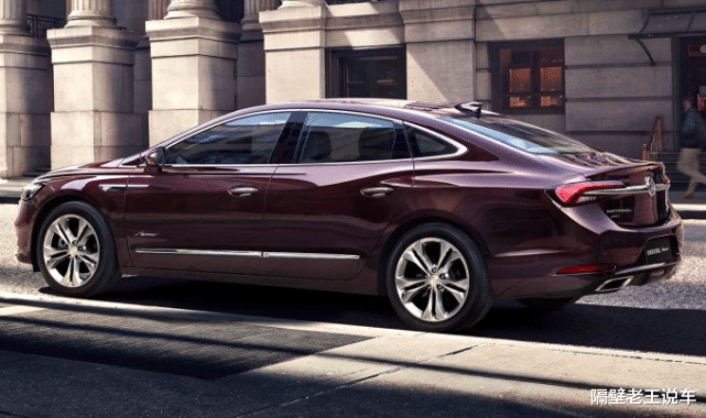 「雷克萨斯RX」买啥帕萨特?这车从23w跌到18w,双层隔音全系9AT,比奔驰E级还宽