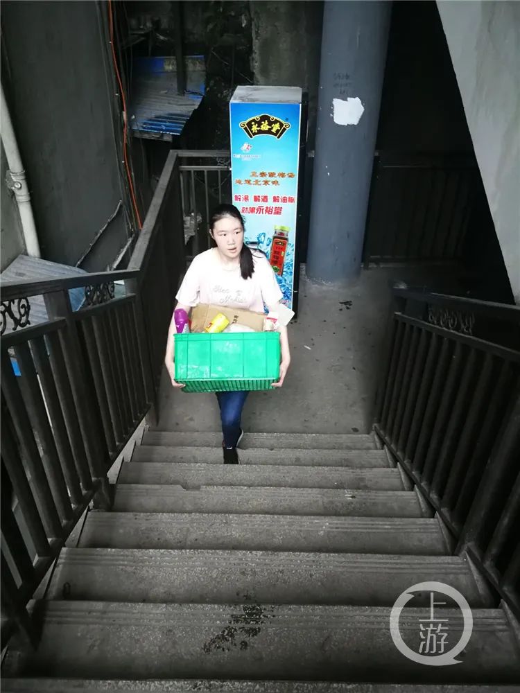 重庆晚报|直击两江洪水:朝天门门洞、渝尔代夫、洪崖洞车库被淹...