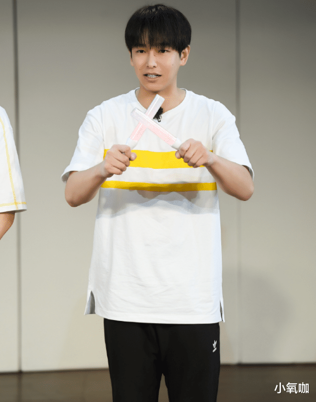 整容|彭昱畅恋爱后如“整容”？减肥成功帅回小鲜肉，素人女友真赚到了