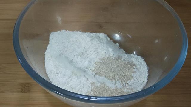 『面包』1斤面9两水，教你做懒人发面饼，筷子一搅，手不沾面，比面包松软