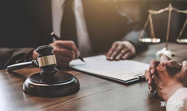 第一心理|为什么律师会帮罪大恶极的人辩护?他们不会有负罪感吗?