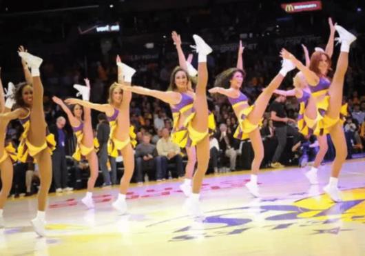 啦啦队@NBA最无理的规定,啦啦队不允许穿内衣,画面太唯美简直不敢看!