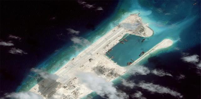 『永暑岛』为何永暑岛是不沉没的航母？看张召忠如何评价，美直言是个坏消息