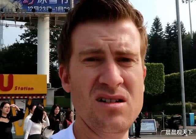 #西藏旅游#英国小伙到西藏旅游，一下飞机就怒斥：中国人这么没礼貌的么？