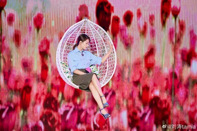 刘涛也把老公熬成“爹”,运动与不运动,十年后的差别到底有多大?