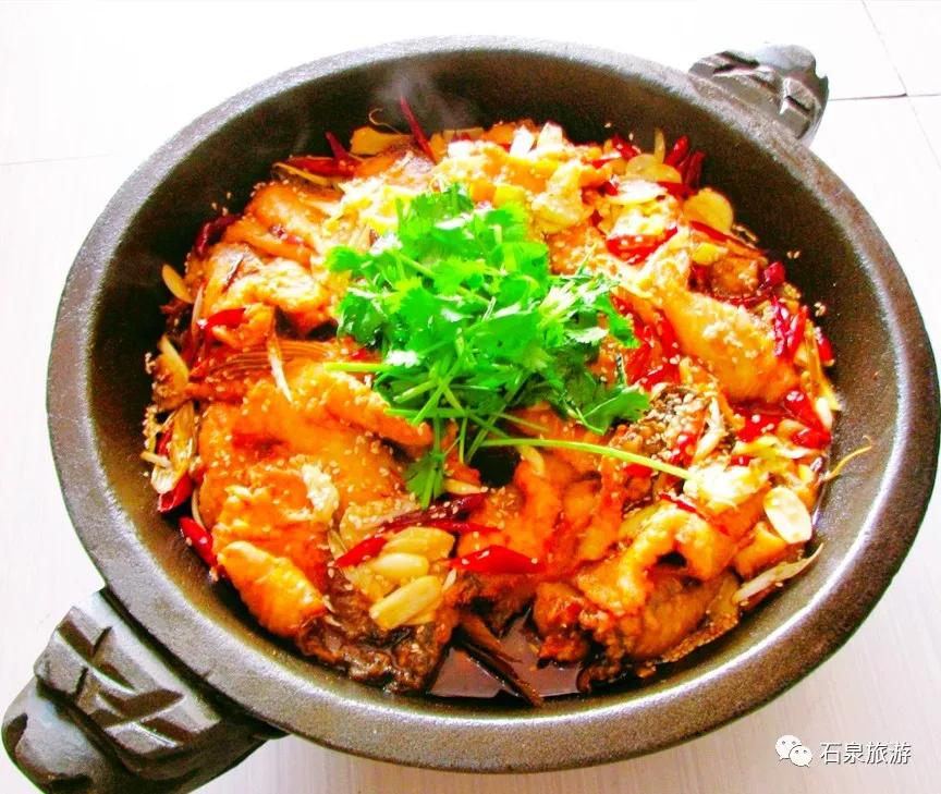 []石泉，一个让你扶墙来、扶墙走的陕南美食圣地！