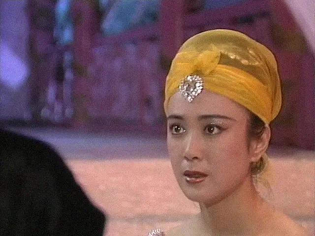 誓死不招认,结果被纣王剜了双眼; 比如在姜王后给纣王以及妲己的母亲