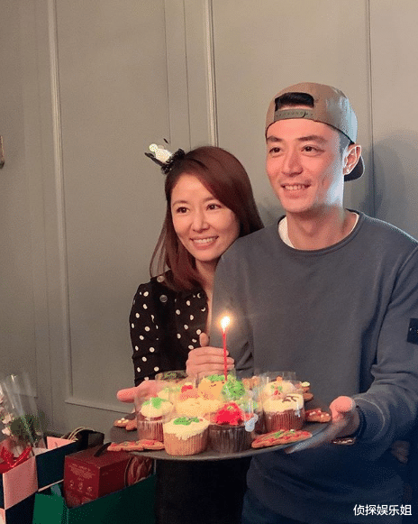 林心如：林心如母亲节收女儿手工花幸福满脸，小海豚动手能力超强