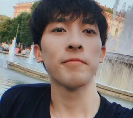 半藏森林复出后代言不断,就连国际大牌都找她,刘阳眼光真不错