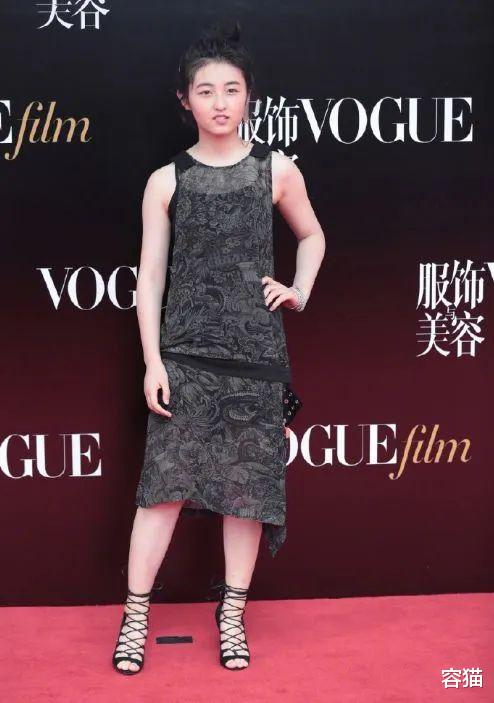 「张子枫」这还是当初因为斜方肌被全网嘲的张子枫么？生图都美的让人咋舌