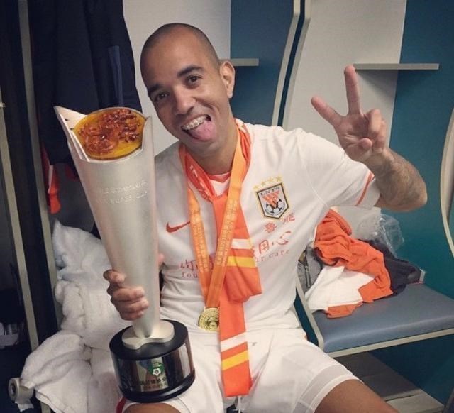 [山东鲁能]山东鲁能再获表白，昔日核心梦回济南，接班人已蓄势待发！