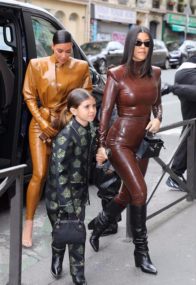 金·卡戴珊：希尔顿大小姐果然壕！戴彩虹钻石口罩让人长见识，却输给金卡戴珊