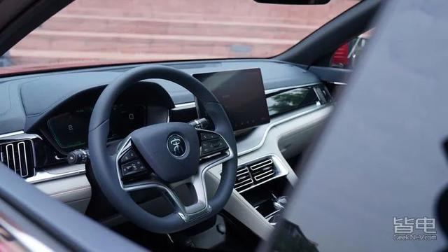 比亚迪|采用汉的设计却比唐还便宜？比亚迪全新SUV说的是谁？