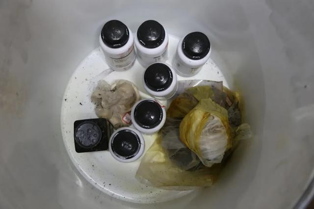 绝命毒师▲“移动工厂”露出马脚？四川达州警方缉拿“绝命毒师”