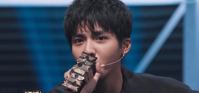 吴亦凡|《中国新说唱》：吴亦凡两度离场，导演气得脸都黑了，观众却狂赞