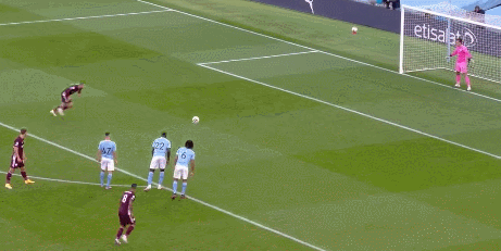 杰米·瓦尔迪|爆冷！1-0到2-5！英超夺冠热门惨遭逆转，33岁瓦尔迪轰入3球