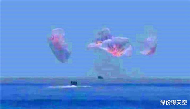 SpaceX|美国SpaceX载人飞船返回地球！落入大海，用的竟是60年前的老技术