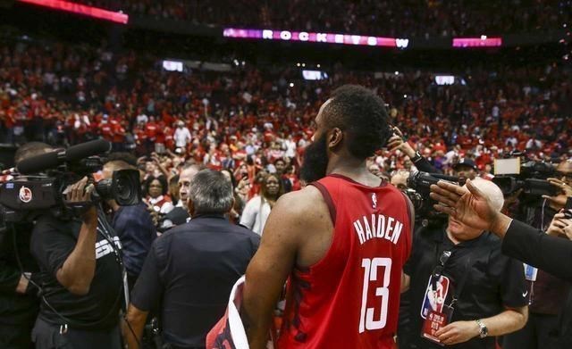 火箭队|17+23+25，一打火箭就来劲！2米08的高炮台，火箭真没人限制他