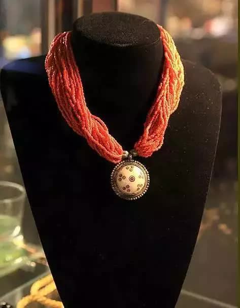 翡翠|出乎意料！歌神邓丽君生前竟收藏了这么多的翡翠珍宝