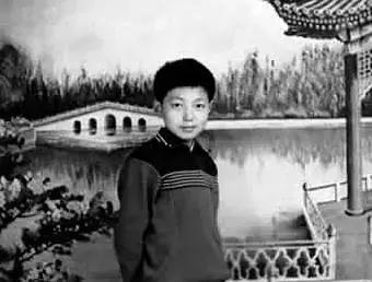 「撒贝宁」从央视名嘴到\芳心纵火犯\，\藏\13年的撒贝宁在\被辞退\后现原形