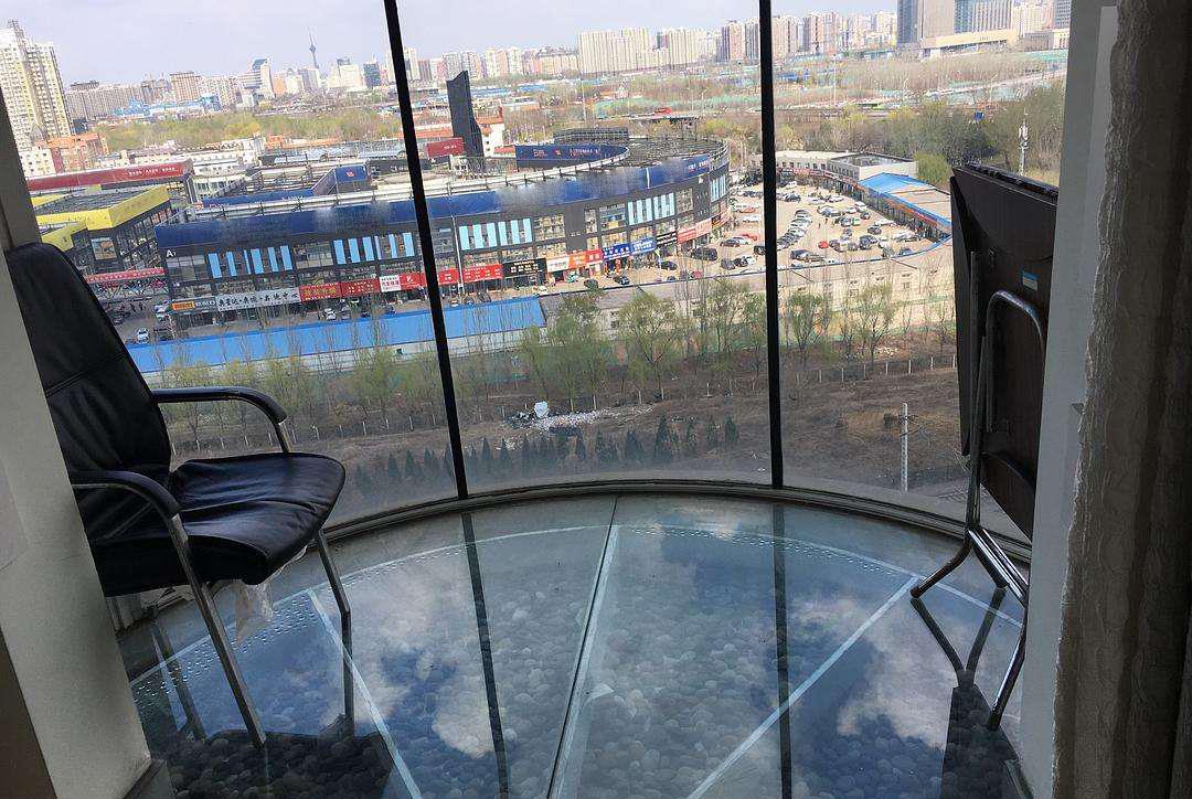 |“日不落”大平层户型,9个阳台360°无敌景观,网友:装不起窗帘