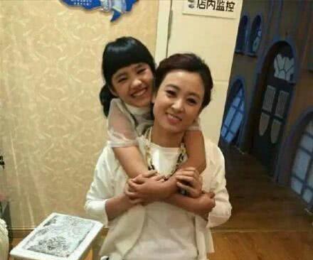 变形计@《变形计》最幸运农村主人公,城市哥哥待她如亲妹,今美的不像话