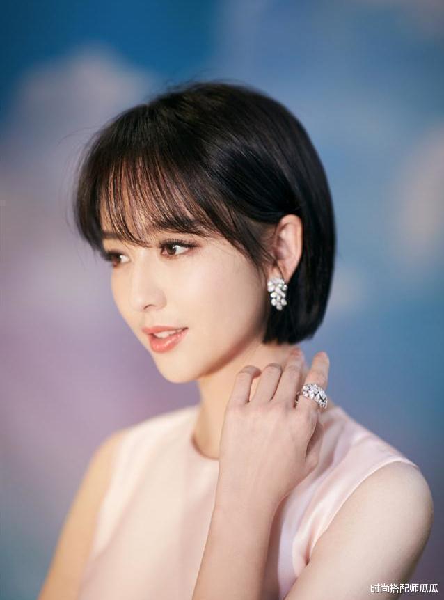 『发型』若你才四十岁，建议少留这4种\老阿姨发型\，难看显老还特土