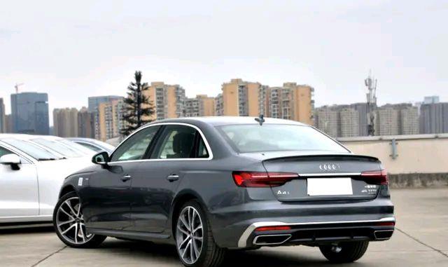 [奔驰C级]奥迪又降价，从20.58万跌至27.5万，月销12070辆，还看啥奔驰C级