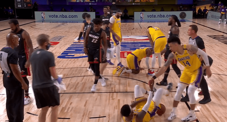 勒布朗·詹姆斯|太强硬！克劳德挑衅詹姆斯，听听戴维斯怎么说，伦纳德太扎心了