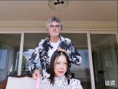 张钧甯|54岁田震近照变化大，红色短发颠覆形象，无子无女归隐田园