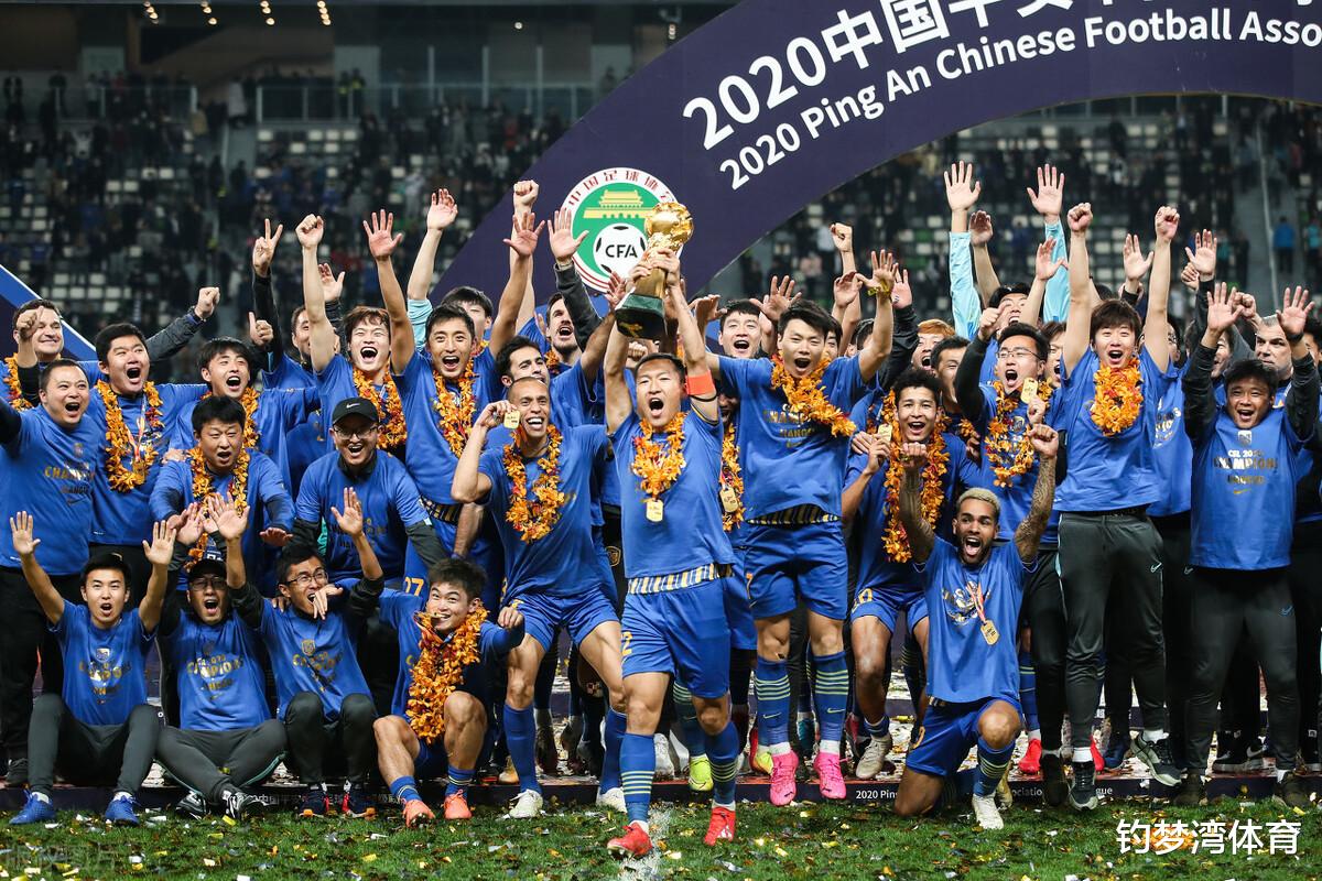 江苏苏宁|临近退役却被中超苏宁高价引进，用表现击碎质疑，遗憾离队早了