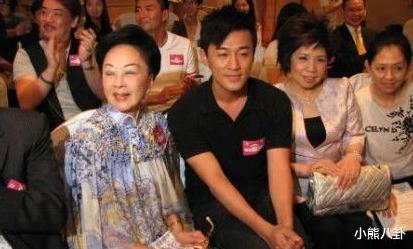 #赌王#香港第一阔太：戴了一辈子帝王绿，丧夫后把上亿家产变百亿，赌王四太看她都低头