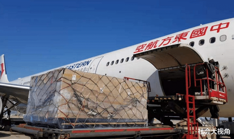 「国籍」全球确诊破250万，中国的援助物资感动普京，一席话令美国震动！