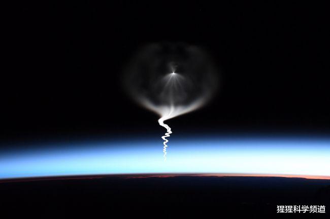 「UFO」“不明飞行物”坠落到巴西,相关帖子被删除,霍金的担忧或是真的