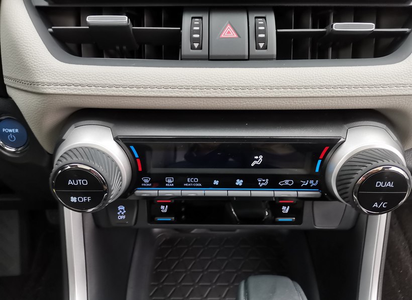 SUV|称职的家用SUV，能代步可越野配置还很高，出自丰田只卖17.18万起